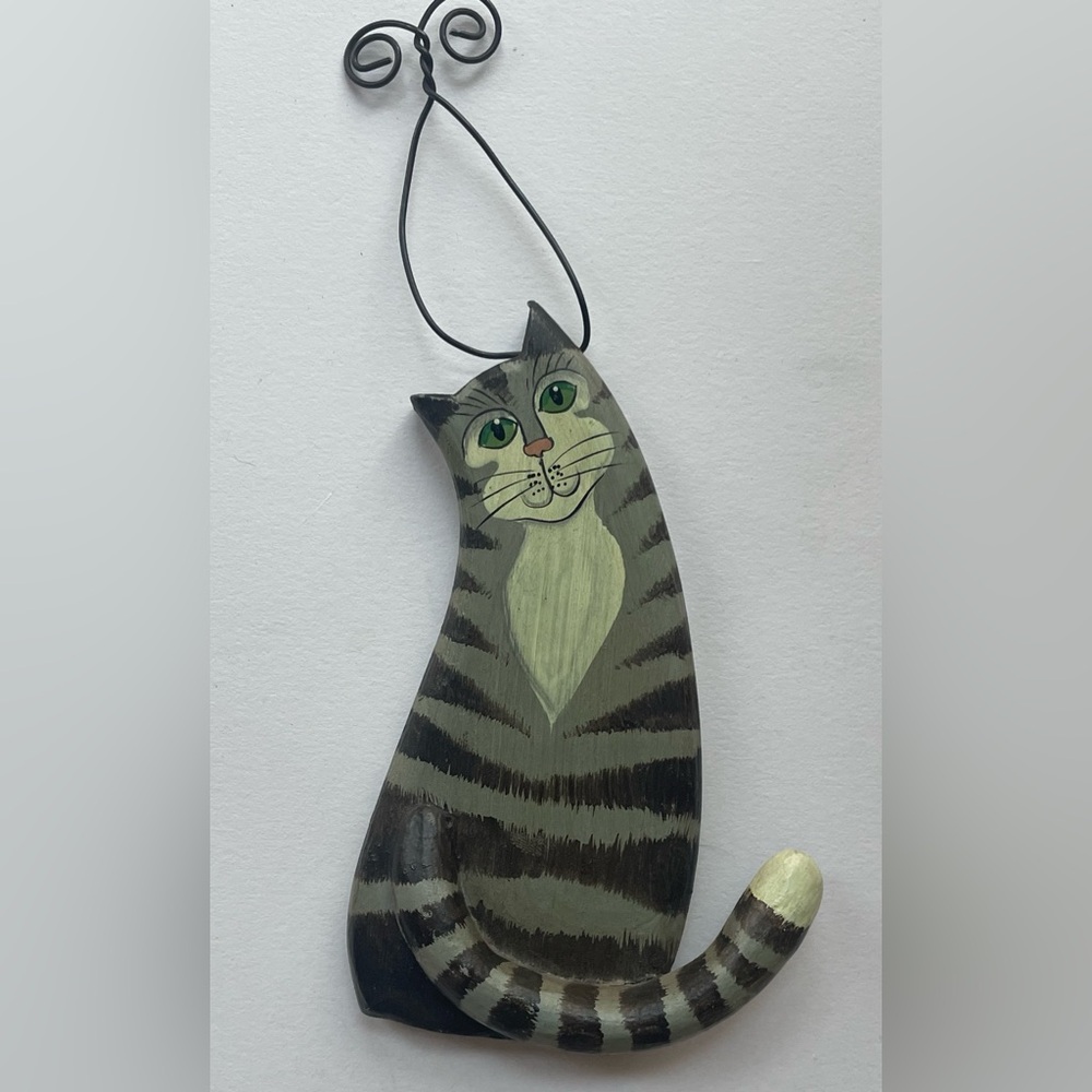 Hand-painted wooden cat wall hanging/ornament 
cat decor wire hanger Vintage